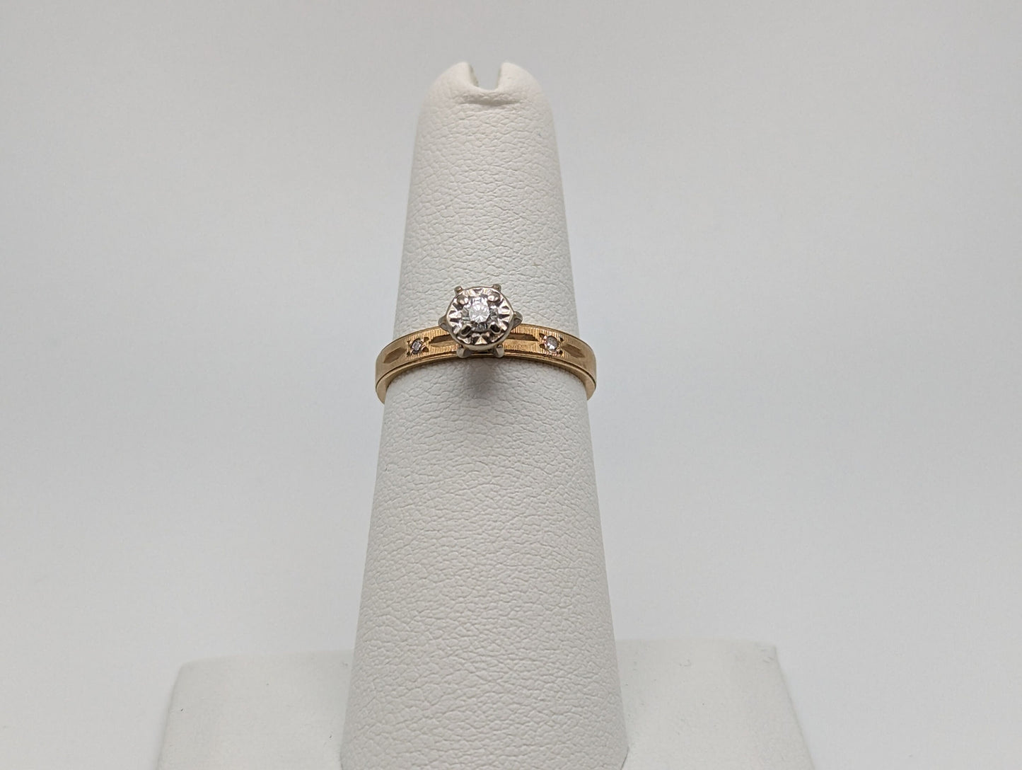 14k Yellow Gold Diamond Engagement Ring. 14k Yellow Gold Engagement Promise Ring. Antique 14k Diamond Solitare.