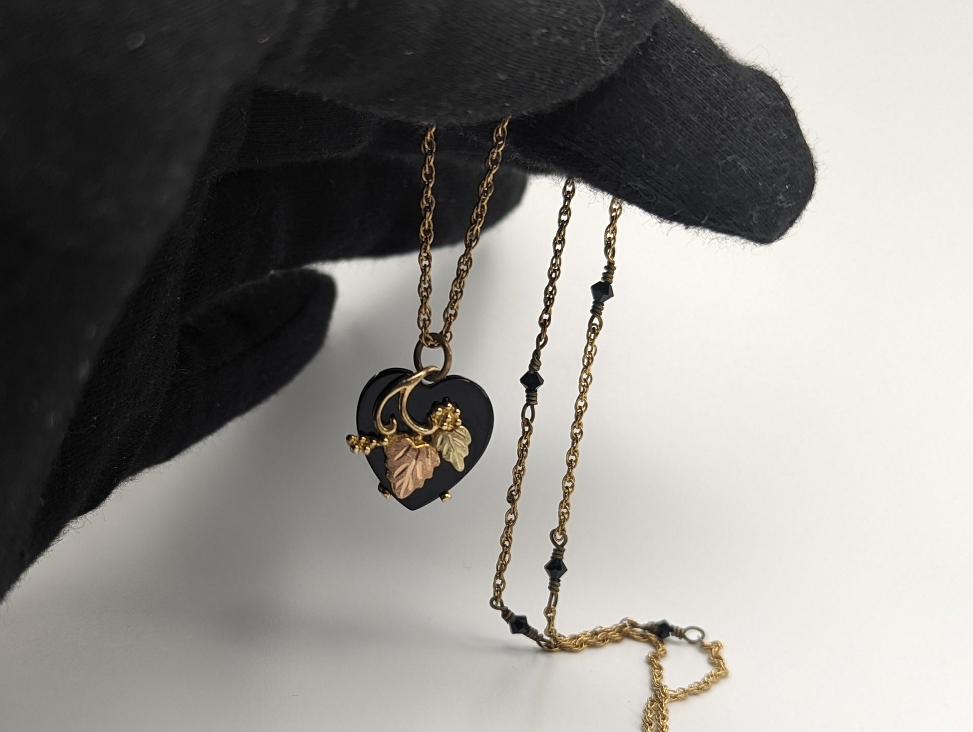 10k 12k Black Hills Gold Rose Gold Vine Onyx Heart Pendant w/ 12k GF Necklace. BHG Onyx Heart Pendant Necklace 20 "