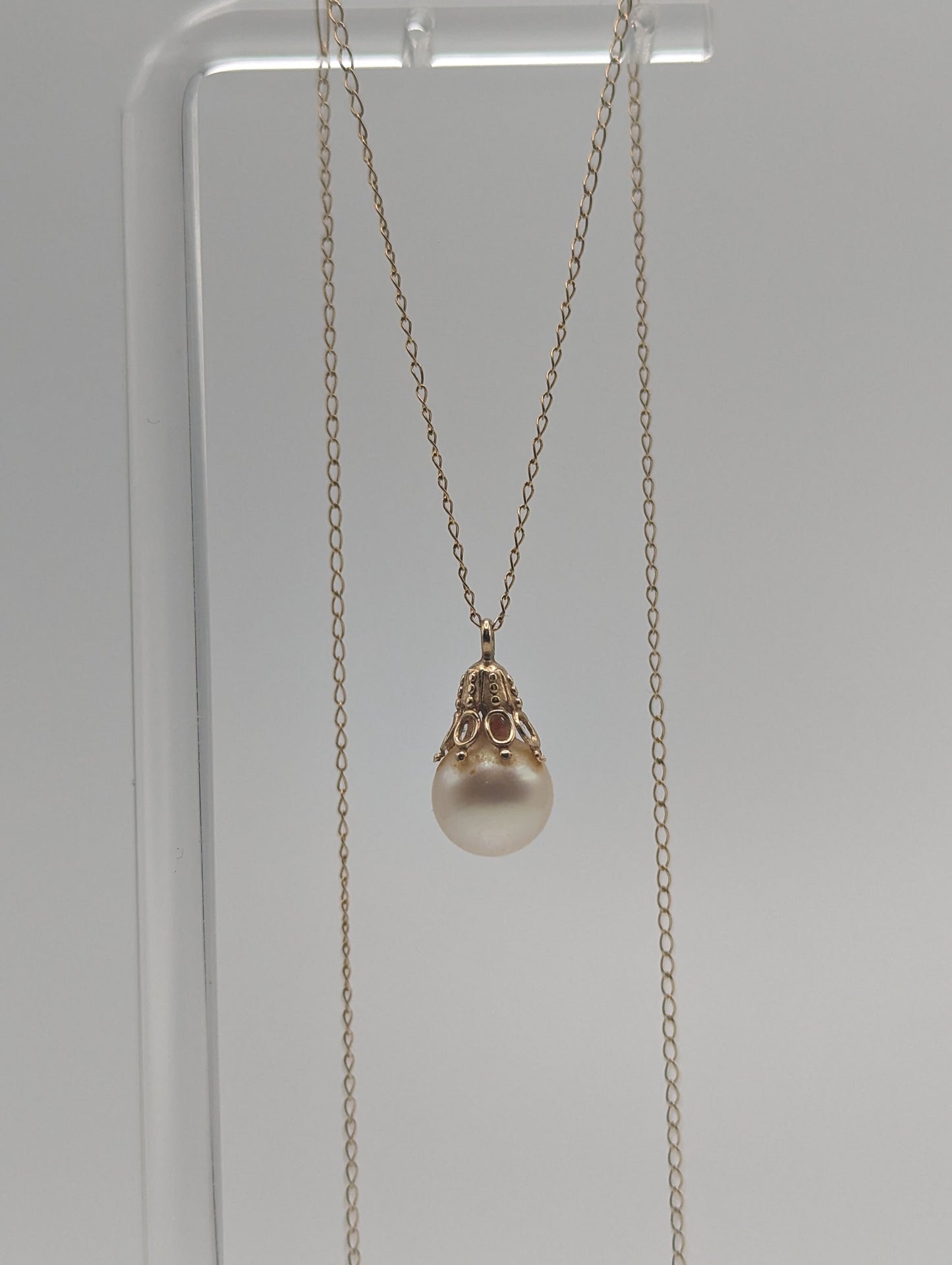 14k Yellow Gold Pearl Pendant Necklace. Gold Pearl Chain. 14k Womens Pearl Pendant + 14k Yellow Gold 19" Chain.