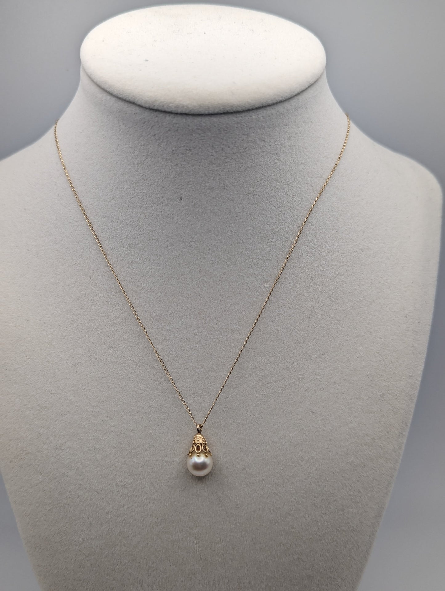 14k Yellow Gold Pearl Pendant Necklace. Gold Pearl Chain. 14k Womens Pearl Pendant + 14k Yellow Gold 19" Chain.