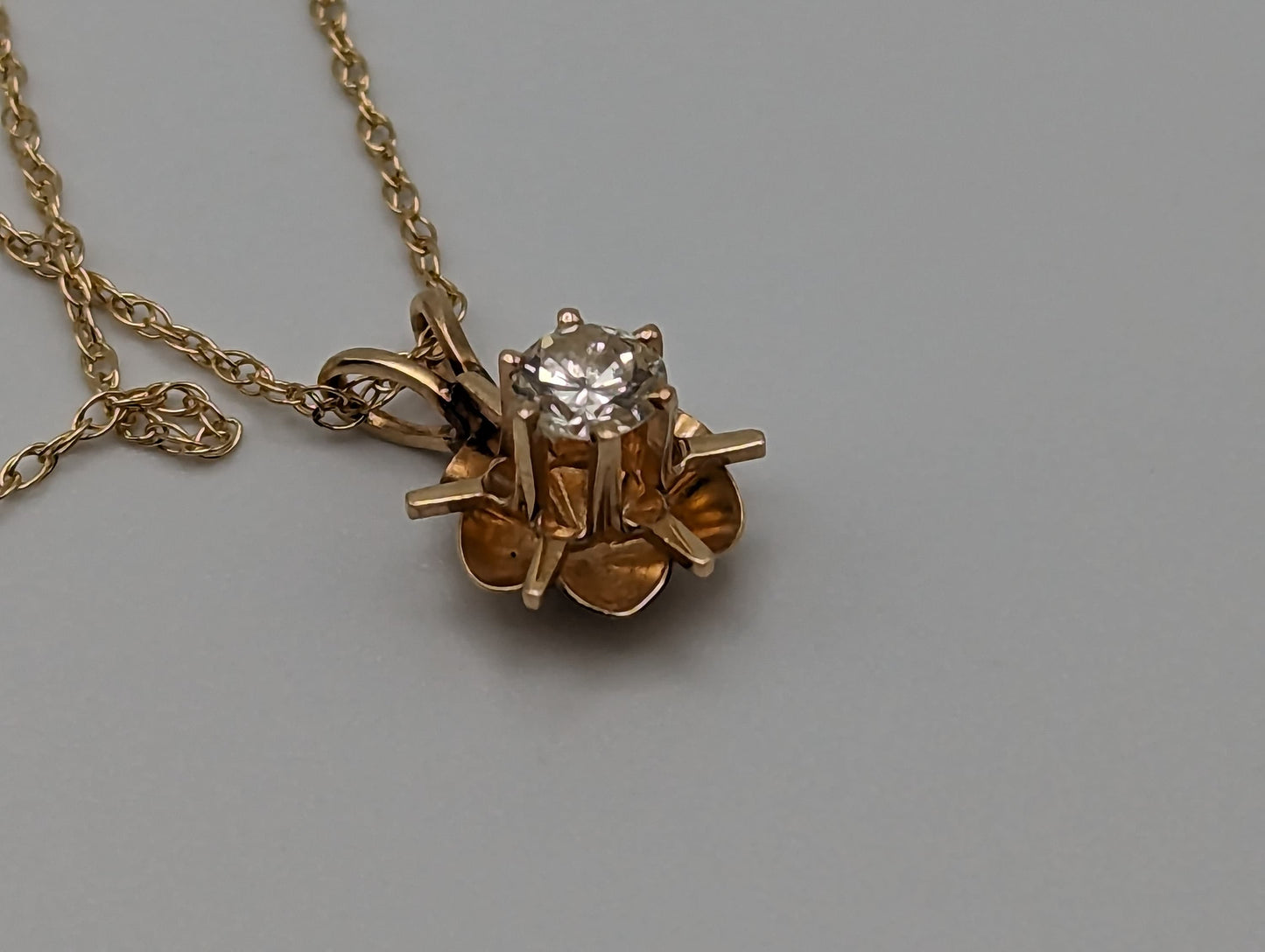 Custom 14k Flower Solitare .25ct Diamond Pendant Necklace 18". 14k Yellow Gold Diamond Flower Chain. 14k Diamond Flower Pendant.