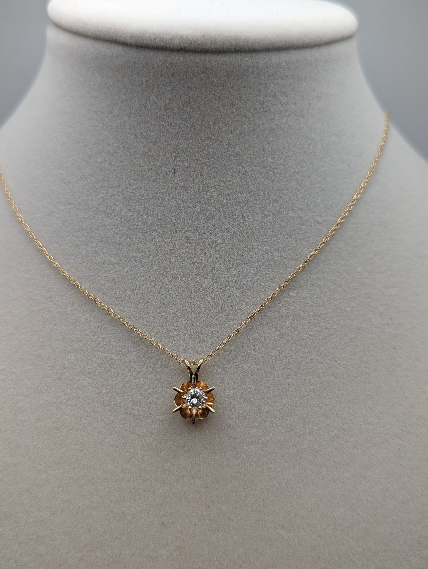 Custom 14k Flower Solitare .25ct Diamond Pendant Necklace 18". 14k Yellow Gold Diamond Flower Chain. 14k Diamond Flower Pendant.