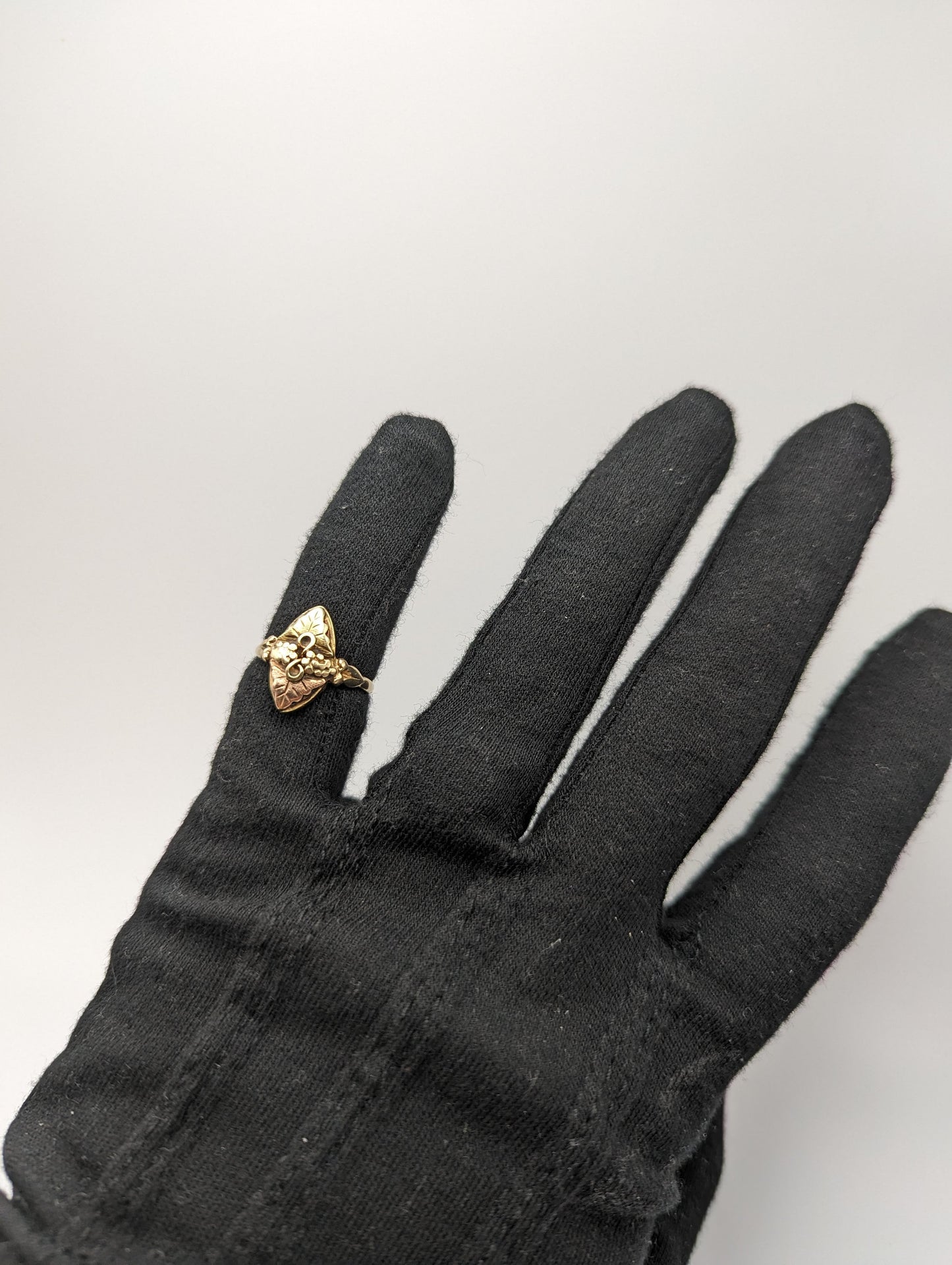 Black Hills Gold Ring 10k 12k Multi-tone Gold Black Hills Signet Ring. 10k/12k BHG Rose Gold Flower Vine Ring.