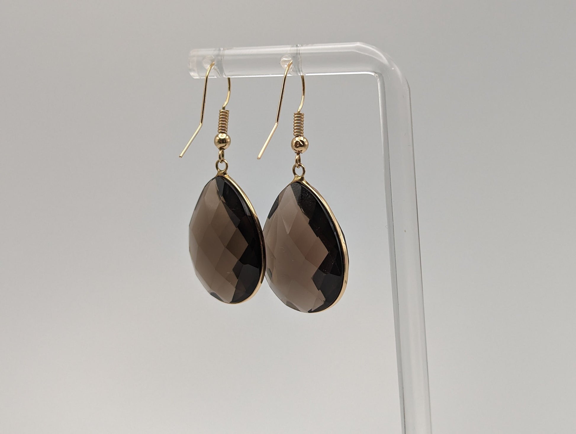 14k Brown Smoky Topaz Pear Shape Earrings. 14k Yellow Gold Topaz Dangel Earrings.