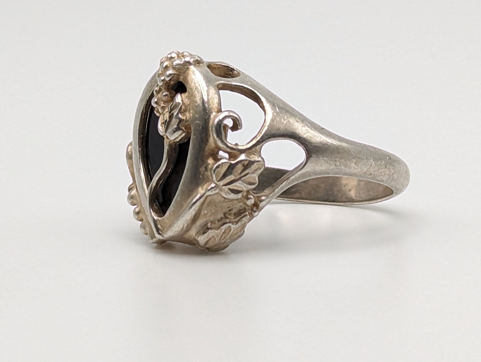 Heavy Sterling Silver Grape Vine Black Hills Gold Onyx Tear Shaped Flower Ring. Black Hills Gold Vine Ring. Signet Silver Ring.