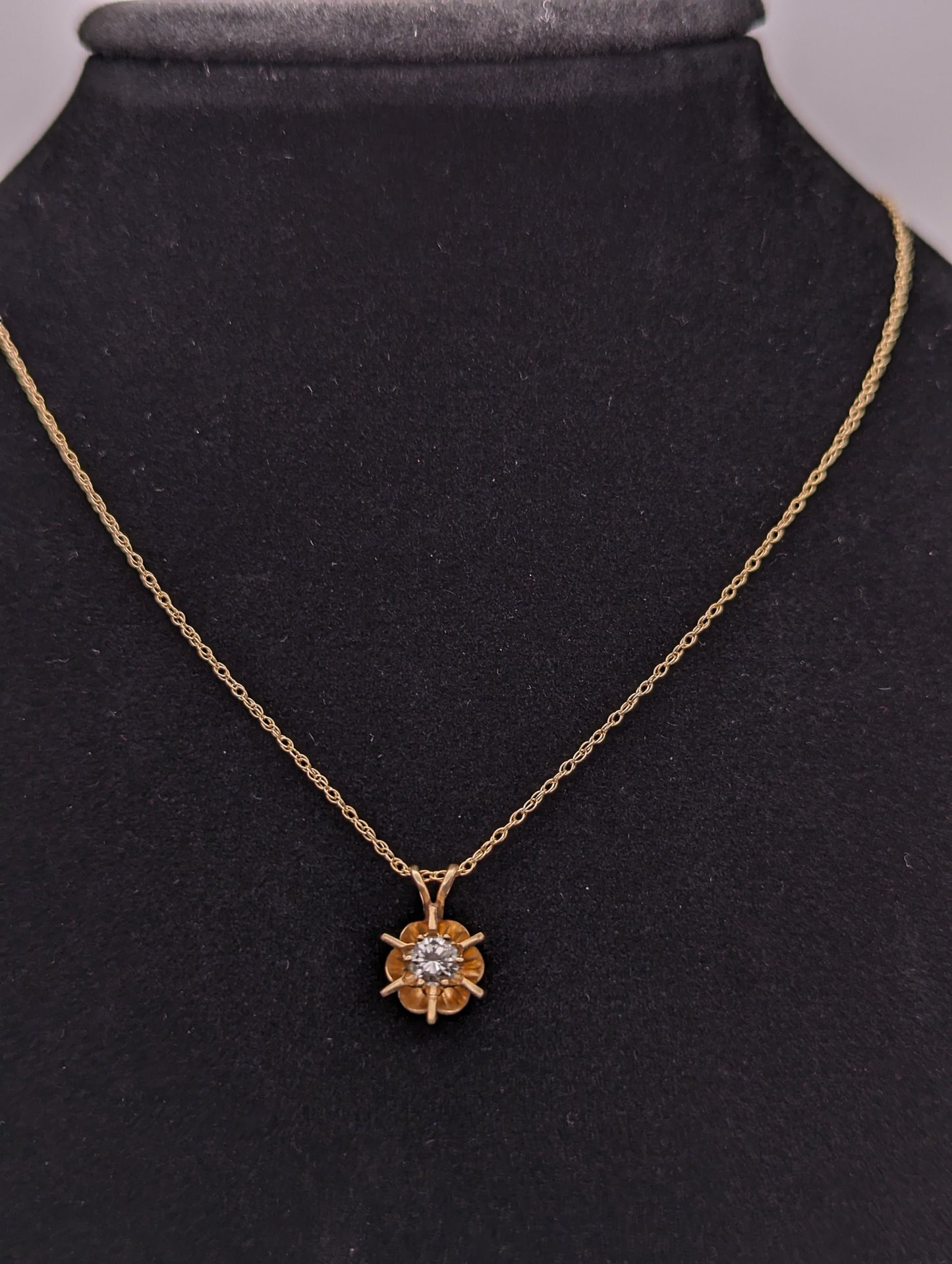 Custom 14k Flower Solitare .25ct Diamond Pendant Necklace 18". 14k Yellow Gold Diamond Flower Chain. 14k Diamond Flower Pendant.