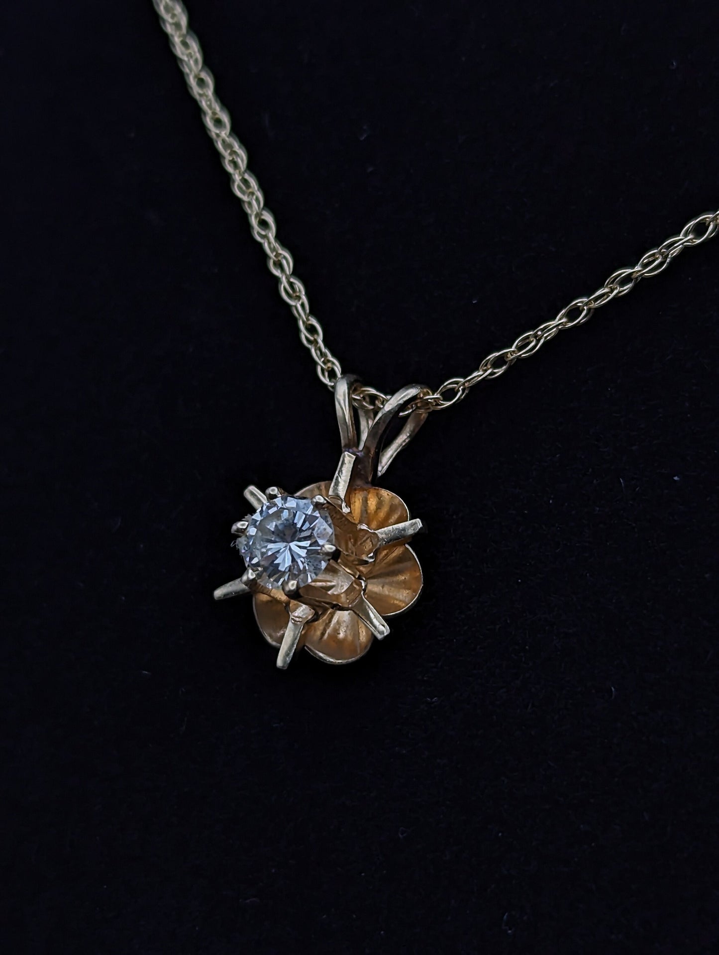 Custom 14k Flower Solitare .25ct Diamond Pendant Necklace 18". 14k Yellow Gold Diamond Flower Chain. 14k Diamond Flower Pendant.