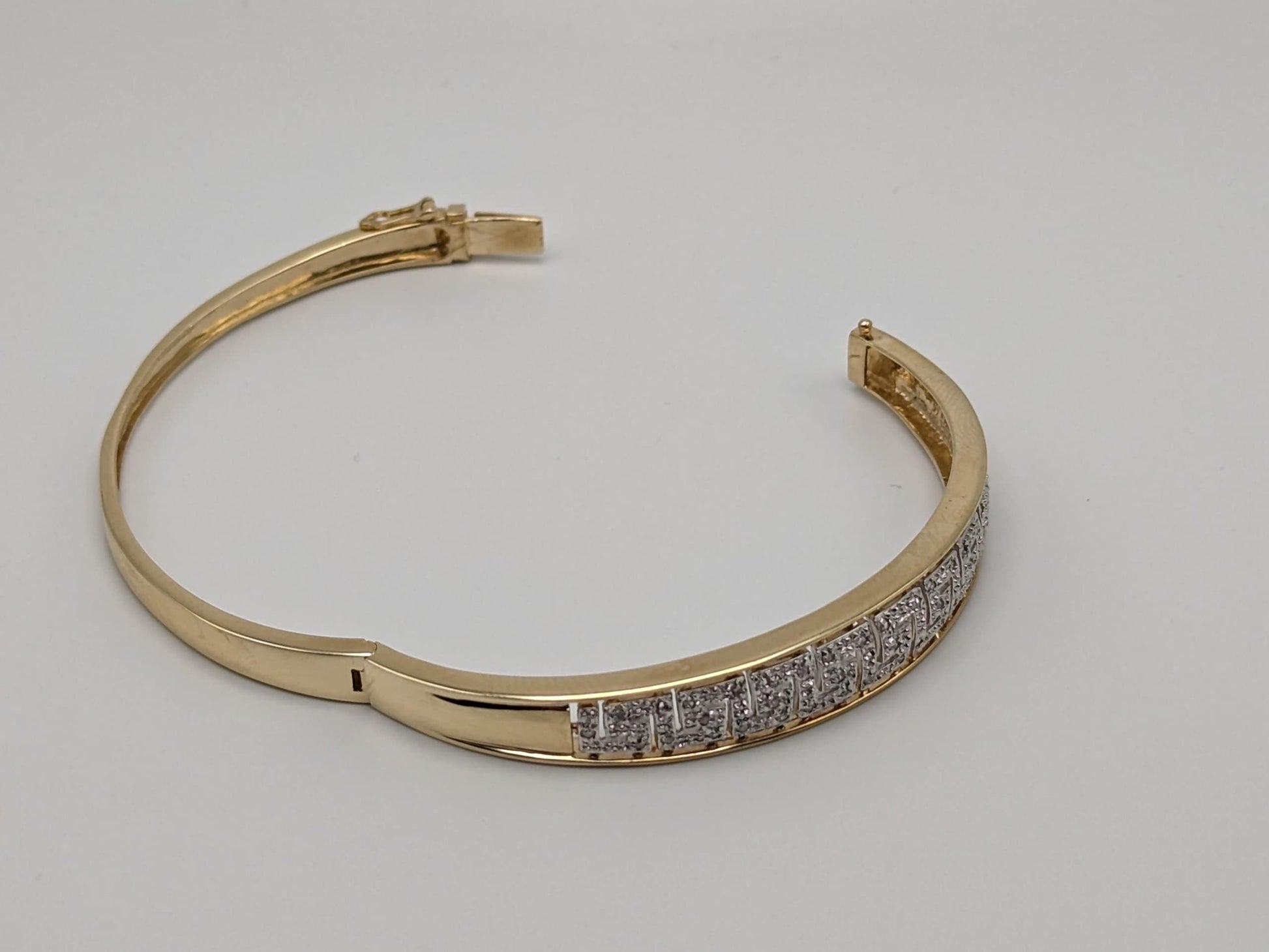 10K Heavy 12.6 gr Gold 9.0 Greek Key 0.25 ct Diamond Bangle Bracelet 7.5" 10k Solid Gold