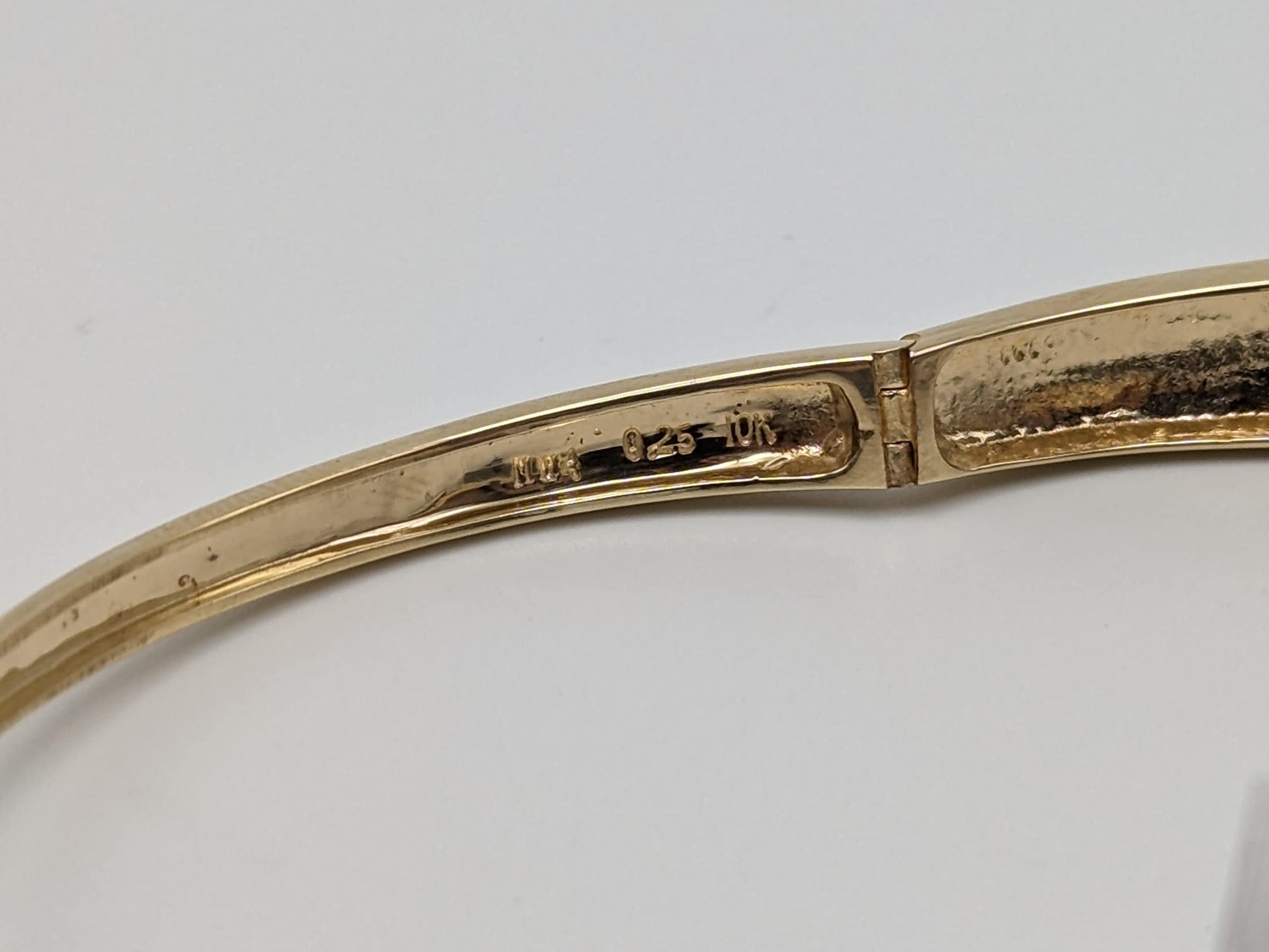 10K Heavy 12.6 gr Gold 9.0 Greek Key 0.25 ct Diamond Bangle Bracelet 7.5" 10k Solid Gold