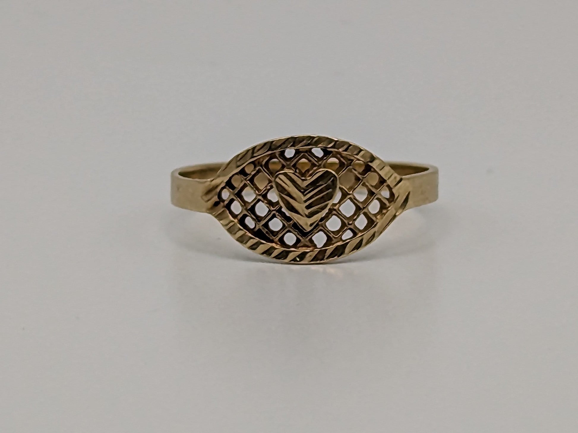 14k Gold Heart Quilted Pattern Ring. 14k Solid Gold Heart Promise Ring