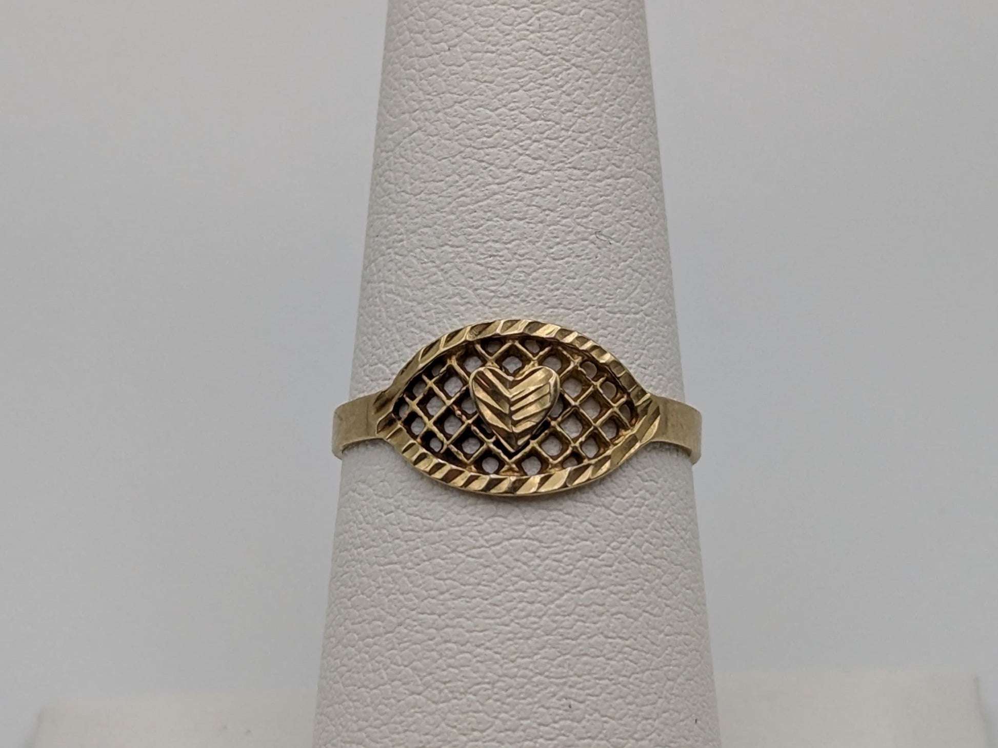 14k Gold Heart Quilted Pattern Ring. 14k Solid Gold Heart Promise Ring