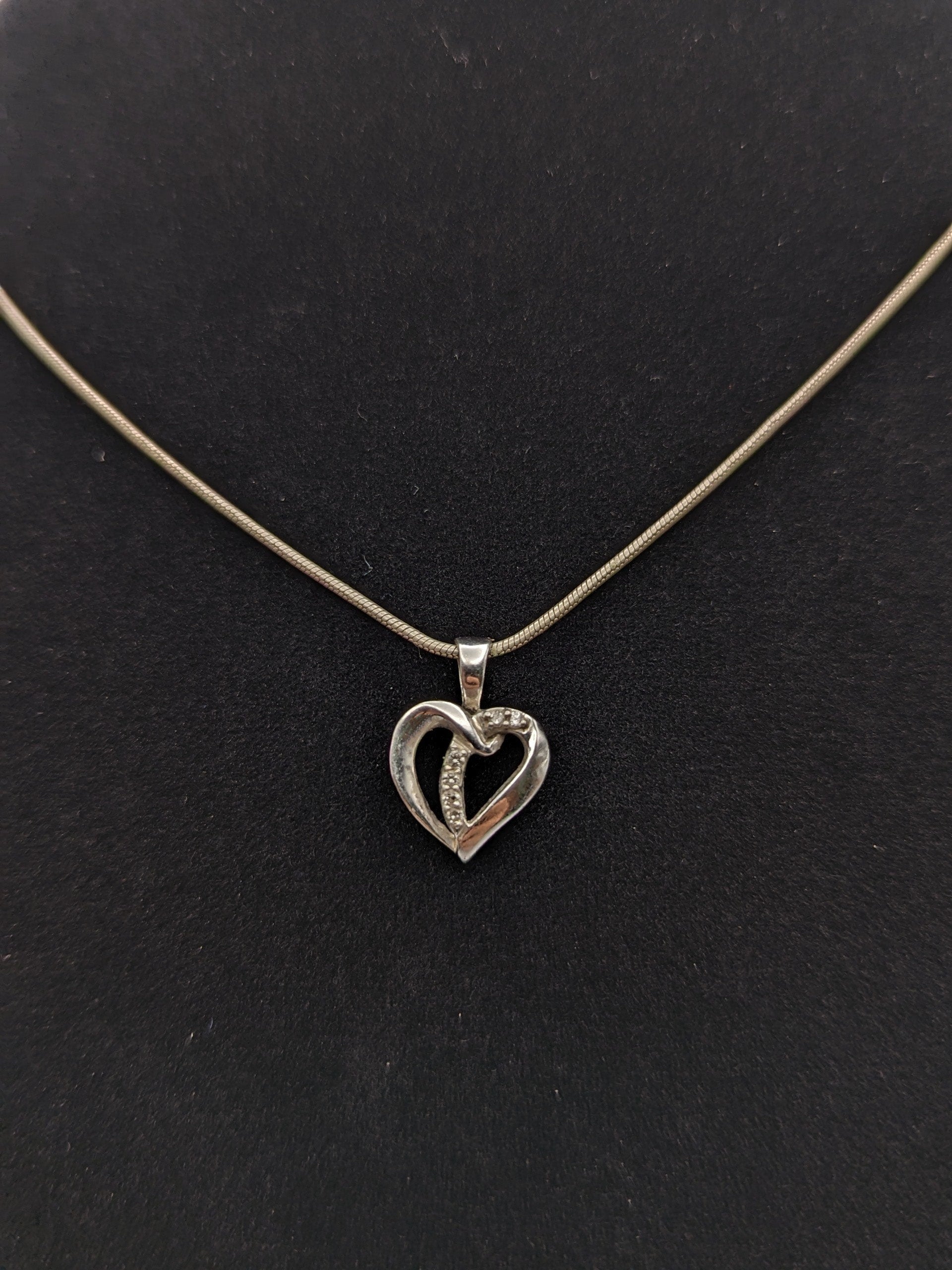 10K White Gold Diamond Heart Pendant. 10k Heart Pendant. 10k Womens White Gold Heart Pendant.