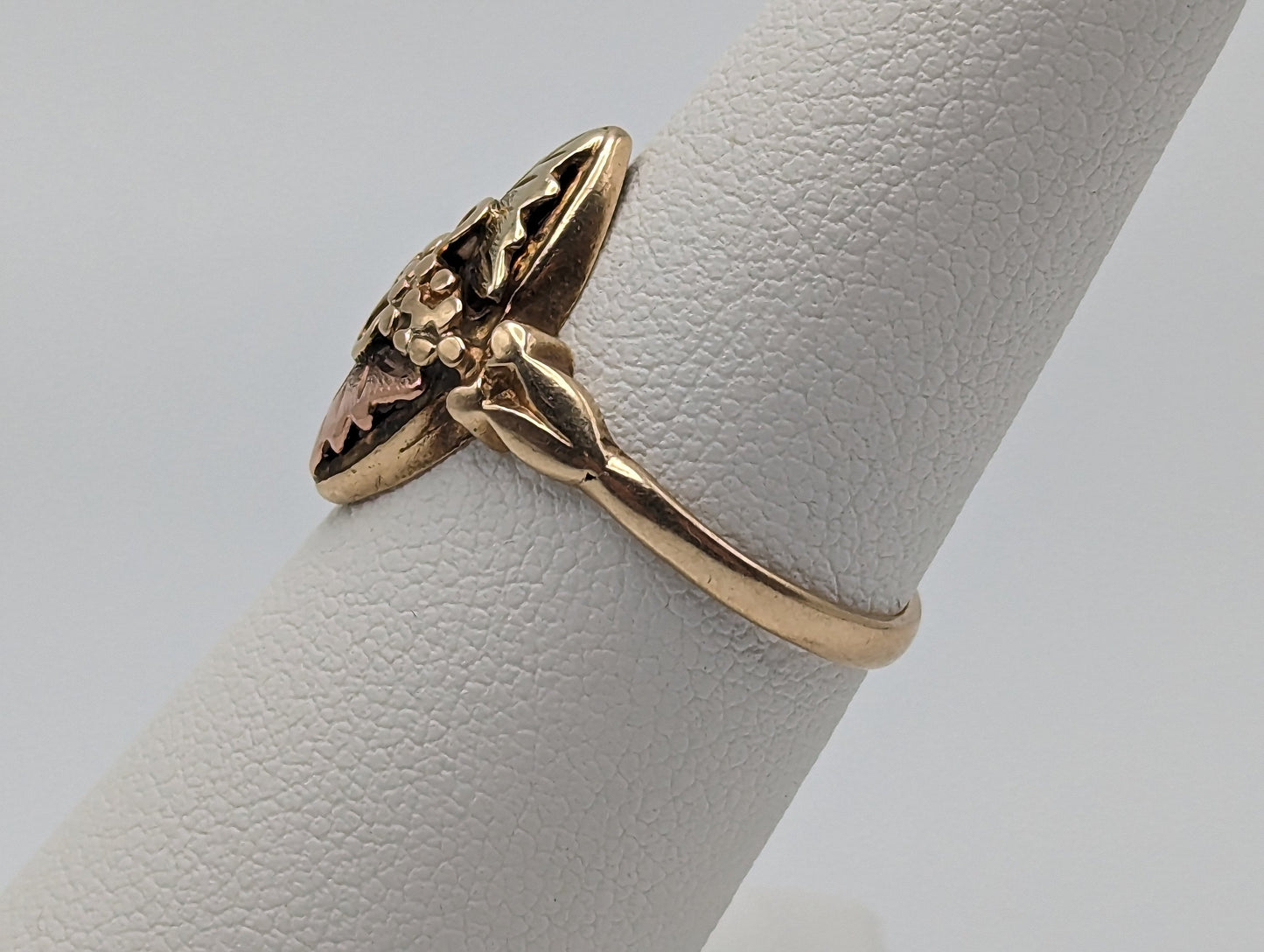 Black Hills Gold Ring 10k 12k Multi-tone Gold Black Hills Signet Ring. 10k/12k BHG Rose Gold Flower Vine Ring.