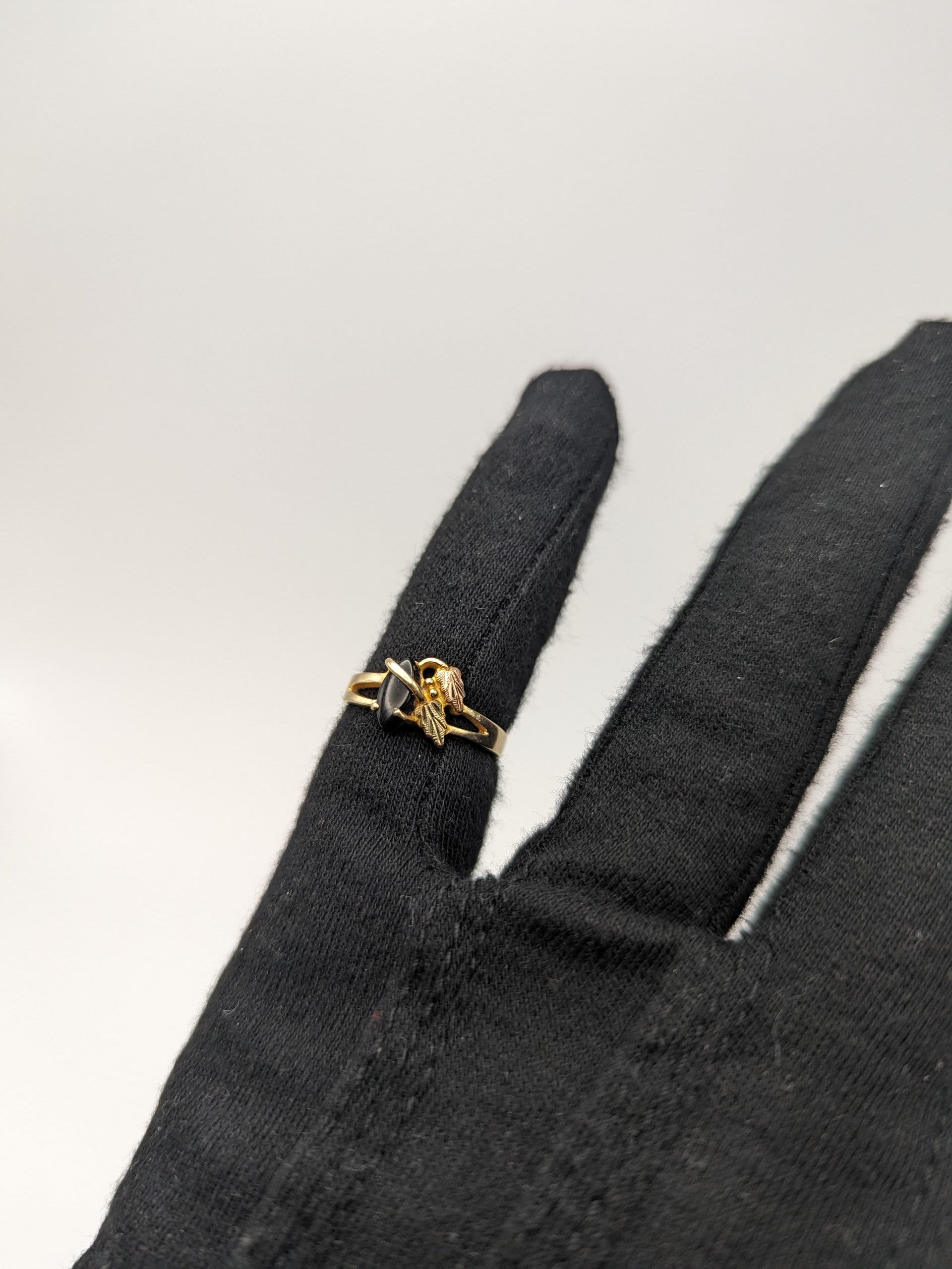 10k 12k Black Hills Gold Black Onyx Ring Leaf Vine Ring Womens wedding Band