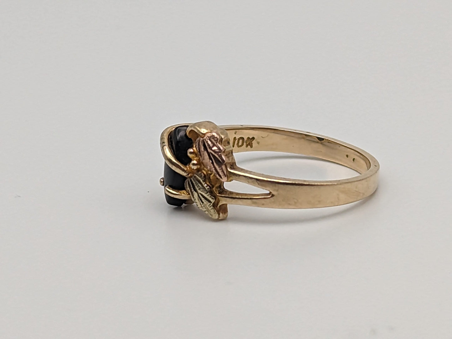 10k 12k Black Hills Gold Black Onyx Ring Leaf Vine Ring Womens wedding Band