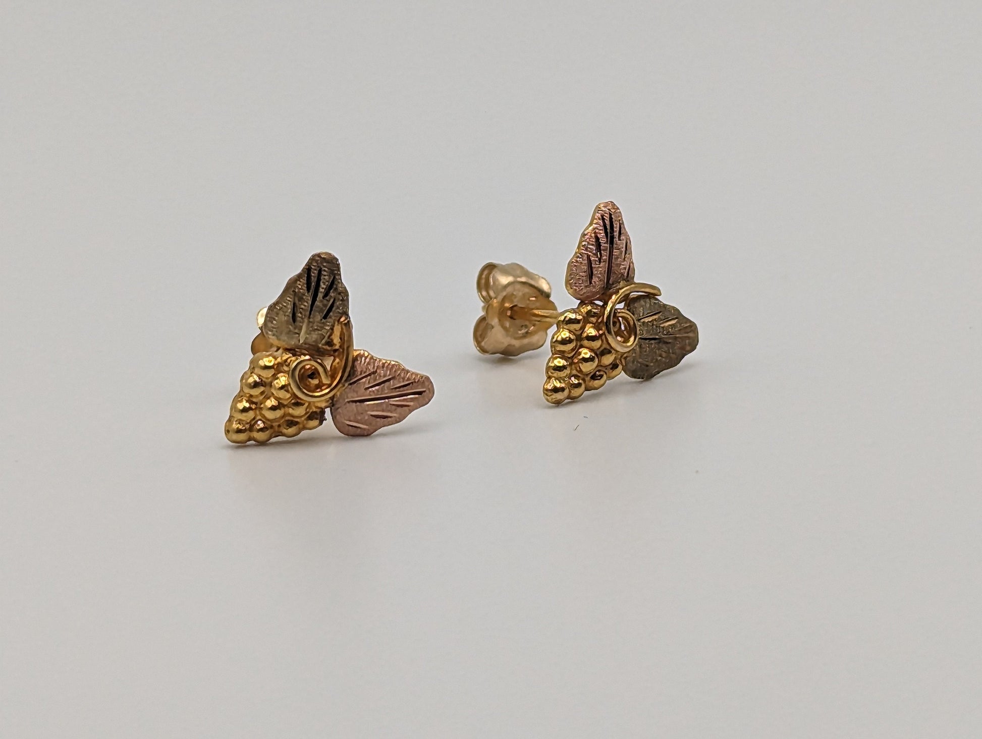 Black Hills Gold Traditional 10k 12k Gold Vine Earrings Post Design Rose Gold Black Hills Gold Trio Gold Vine Leaf Earrings