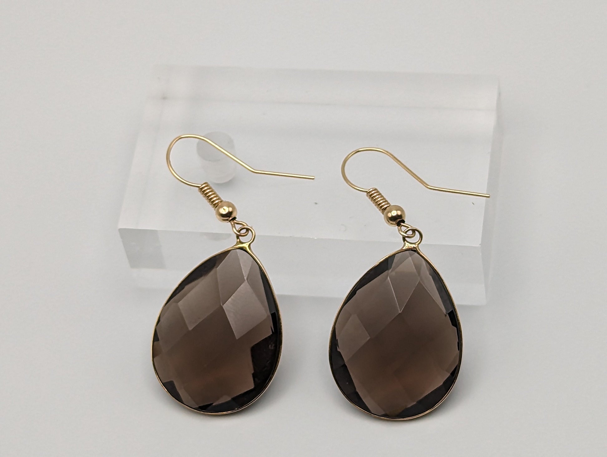 14k Brown Smoky Topaz Pear Shape Earrings. 14k Yellow Gold Topaz Dangel Earrings.