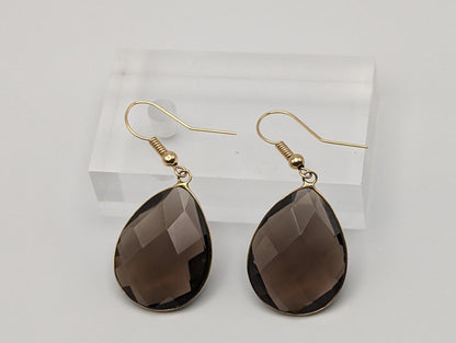 14k Brown Smoky Topaz Pear Shape Earrings. 14k Yellow Gold Topaz Dangel Earrings.