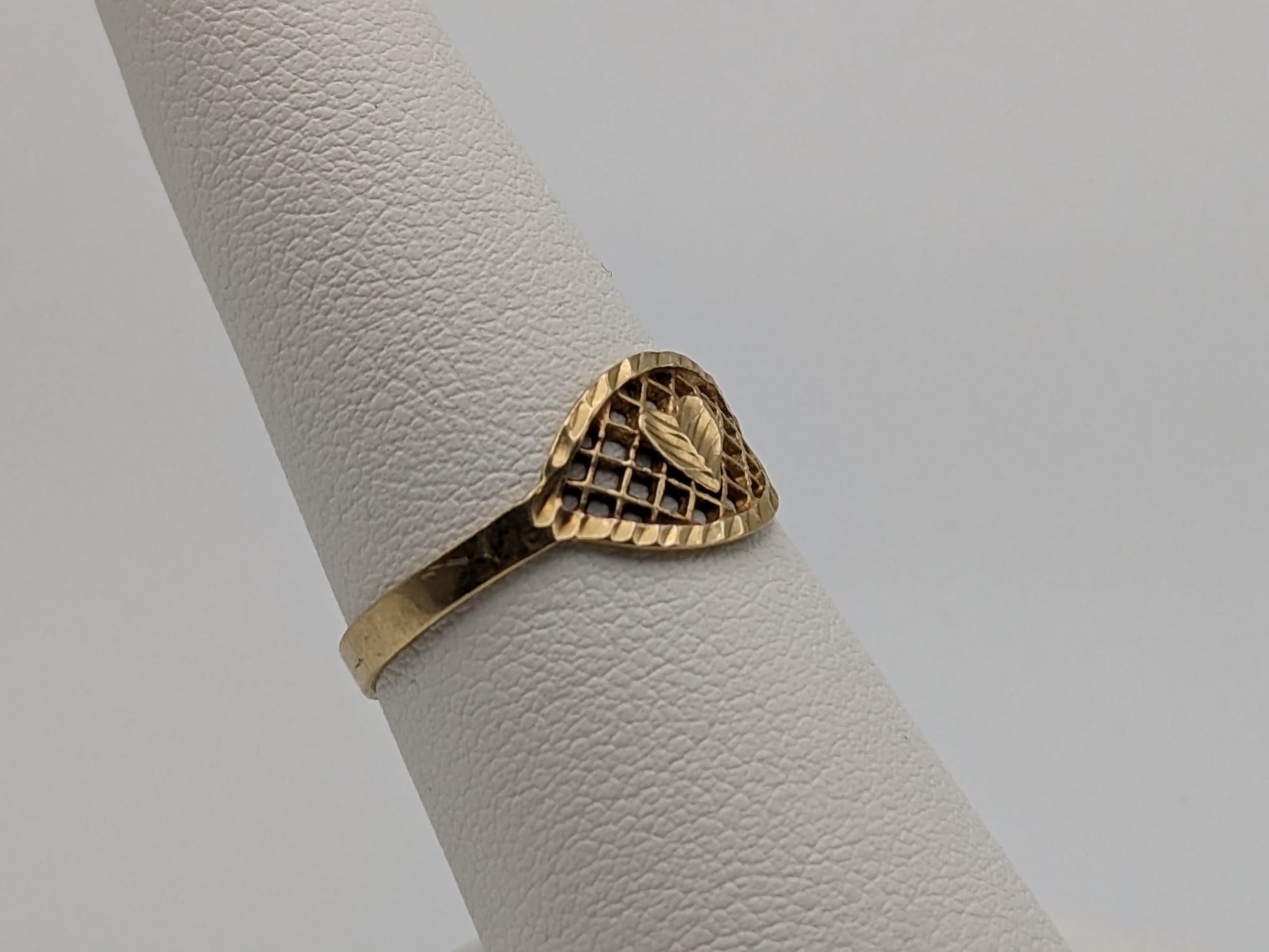 14k Gold Heart Quilted Pattern Ring. 14k Solid Gold Heart Promise Ring