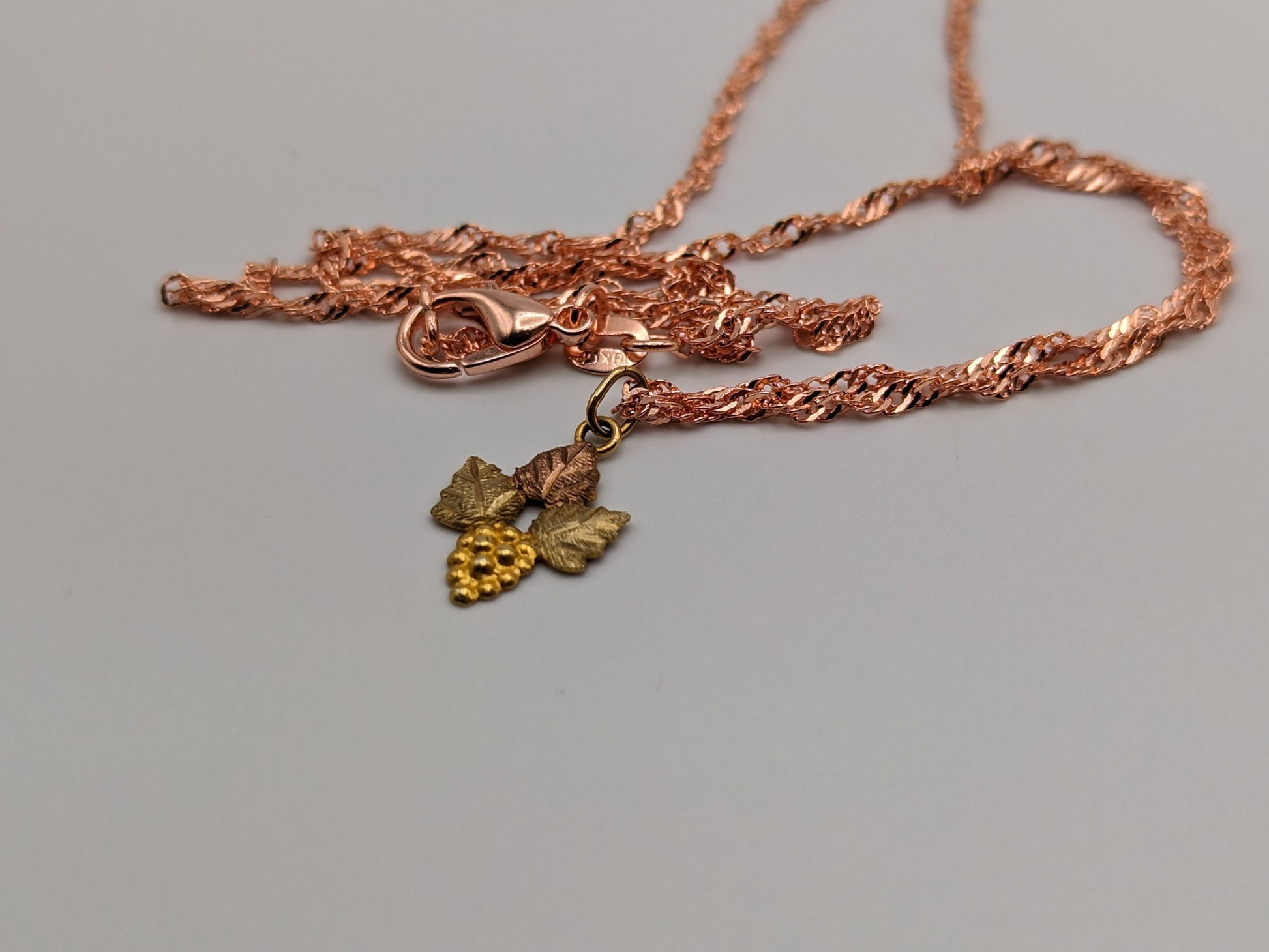 10k 12k Black Hills Rose Gold Leaf & Vine Pendant w Necklace 18K GF Chain. 10k Black Hills Gold Vine Pendant