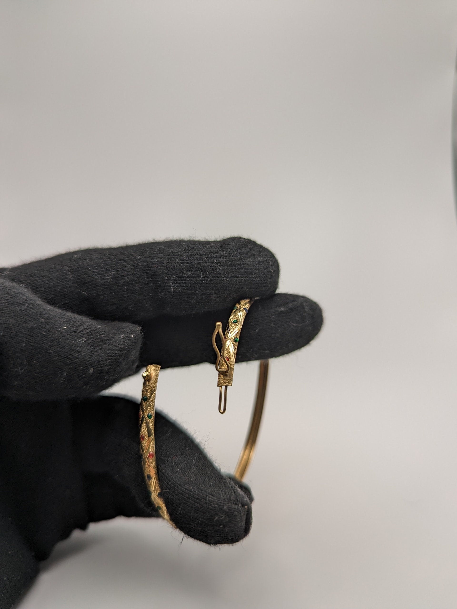 10K Yellow Gold Oval Hinge Bangle Bracelet Dia Cut Textured Green Blue Red Dotted Yellow Gold Bangle