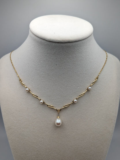 10k Gold Diamond Pearl Drop Lavalier Necklace Womens Pearl Diamond Pendant + 10k Gold 17" Chain.
