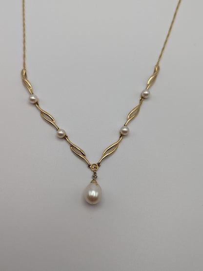 10k Gold Diamond Pearl Drop Lavalier Necklace Womens Pearl Diamond Pendant + 10k Gold 17" Chain.