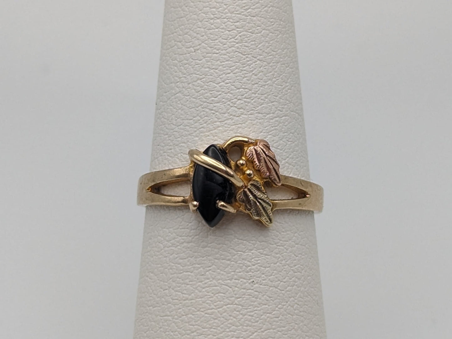 10k 12k Black Hills Gold Black Onyx Ring Leaf Vine Ring Womens wedding Band