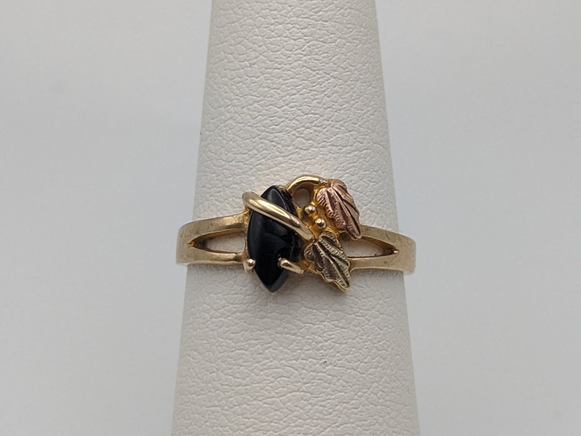 10k 12k Black Hills Gold Black Onyx Ring Leaf Vine Ring Womens wedding Band