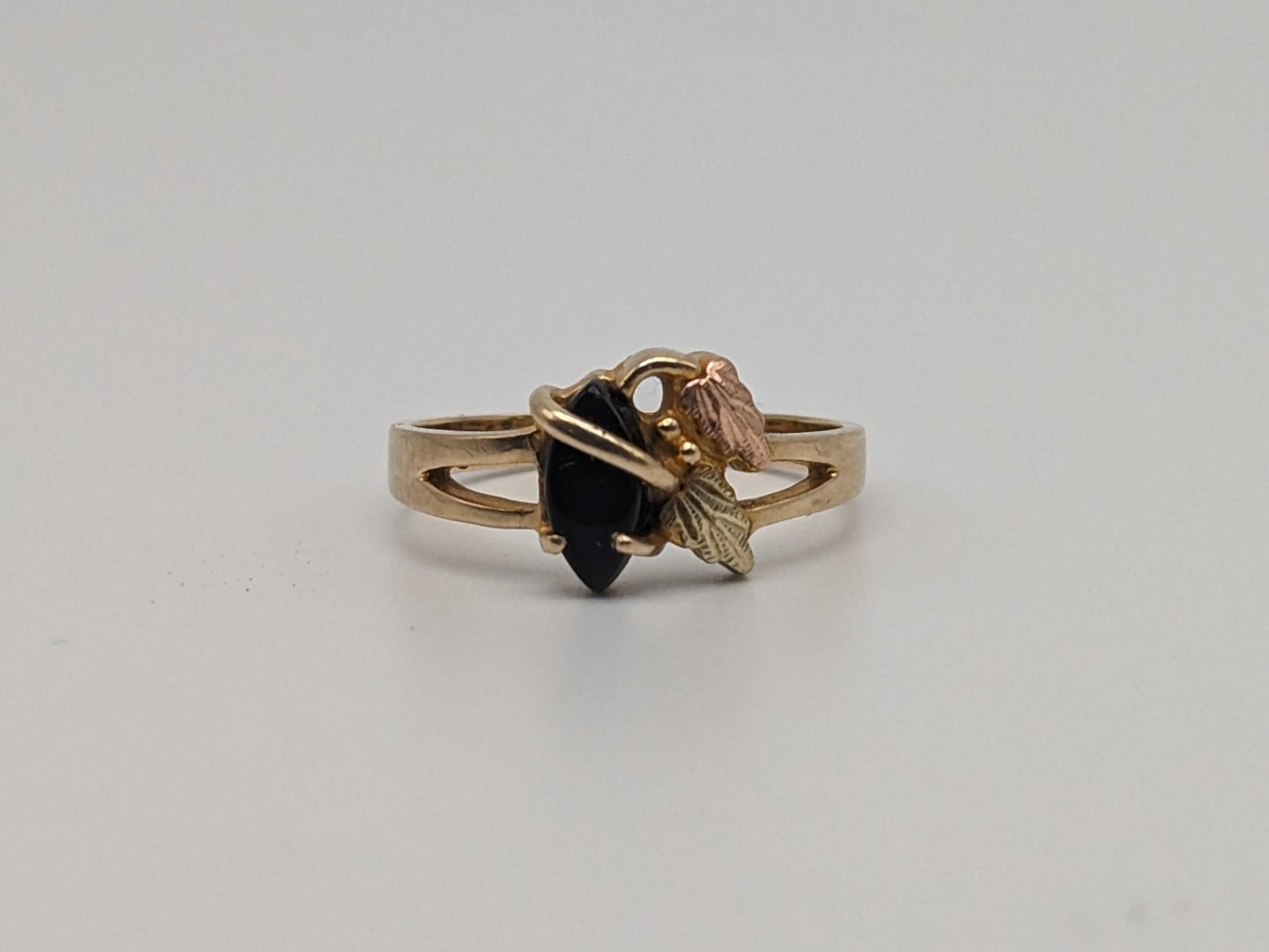 10k 12k Black Hills Gold Black Onyx Ring Leaf Vine Ring Womens wedding Band